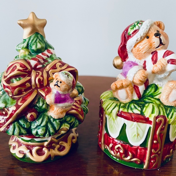 Christmas Bears Salt & Pepper Shakers, Christmas decor , Christmas kitchen - Picture 1 of 1